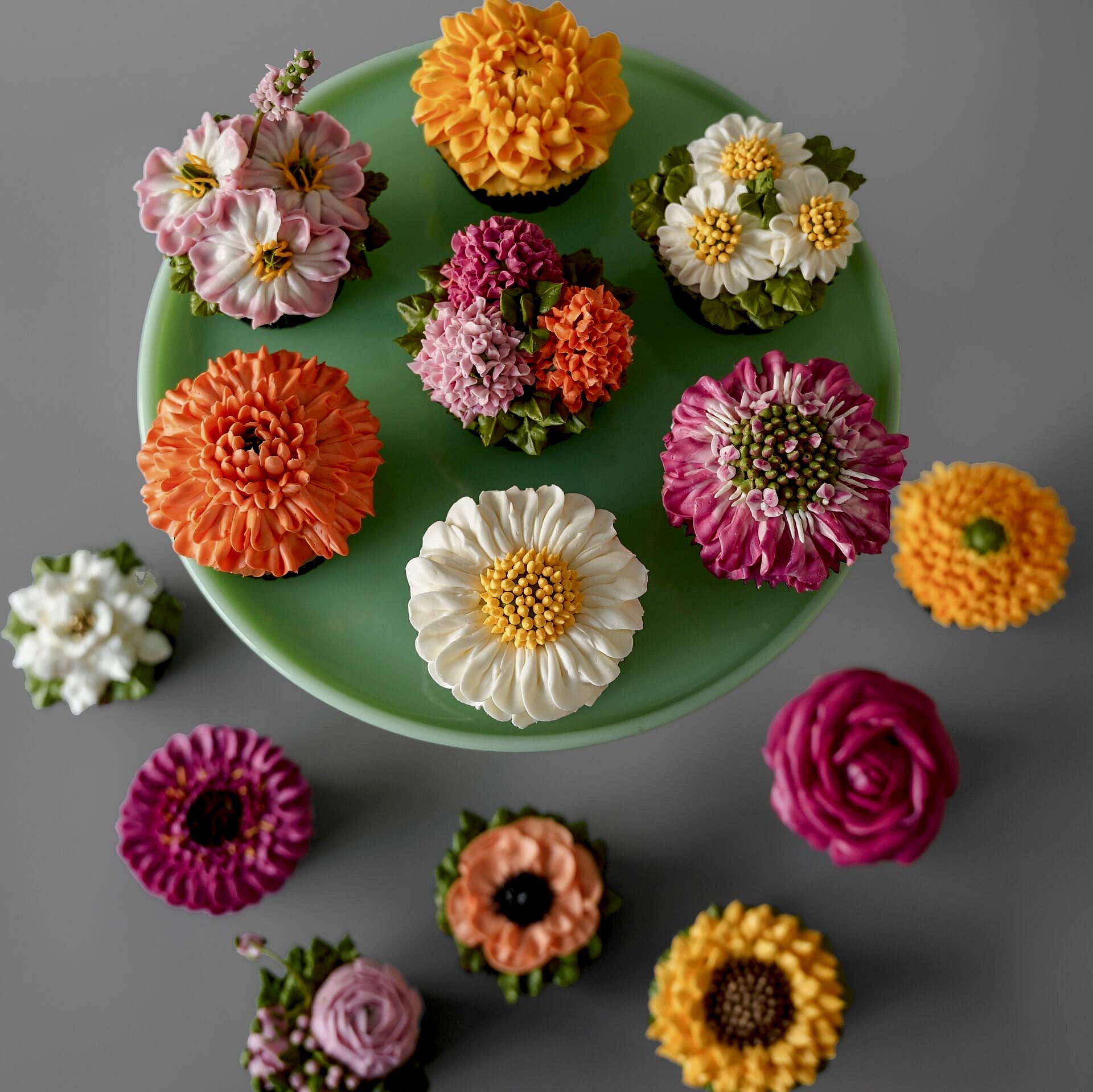 Online Çiçekli Cupcake Süsleme