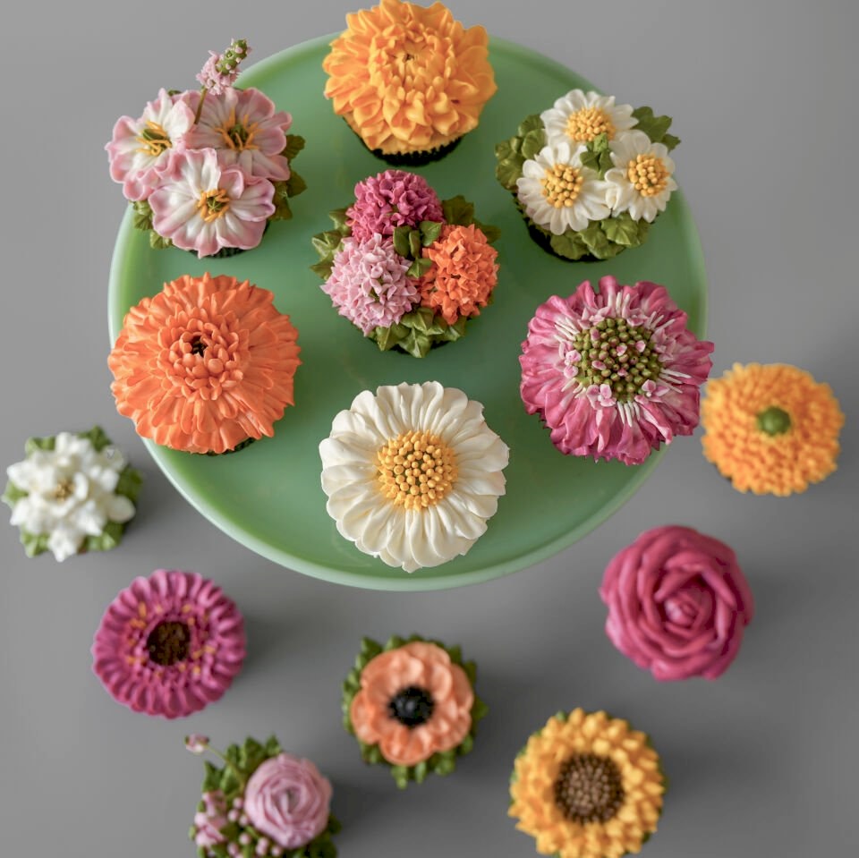 Online Çiçekli Cupcake Süsleme