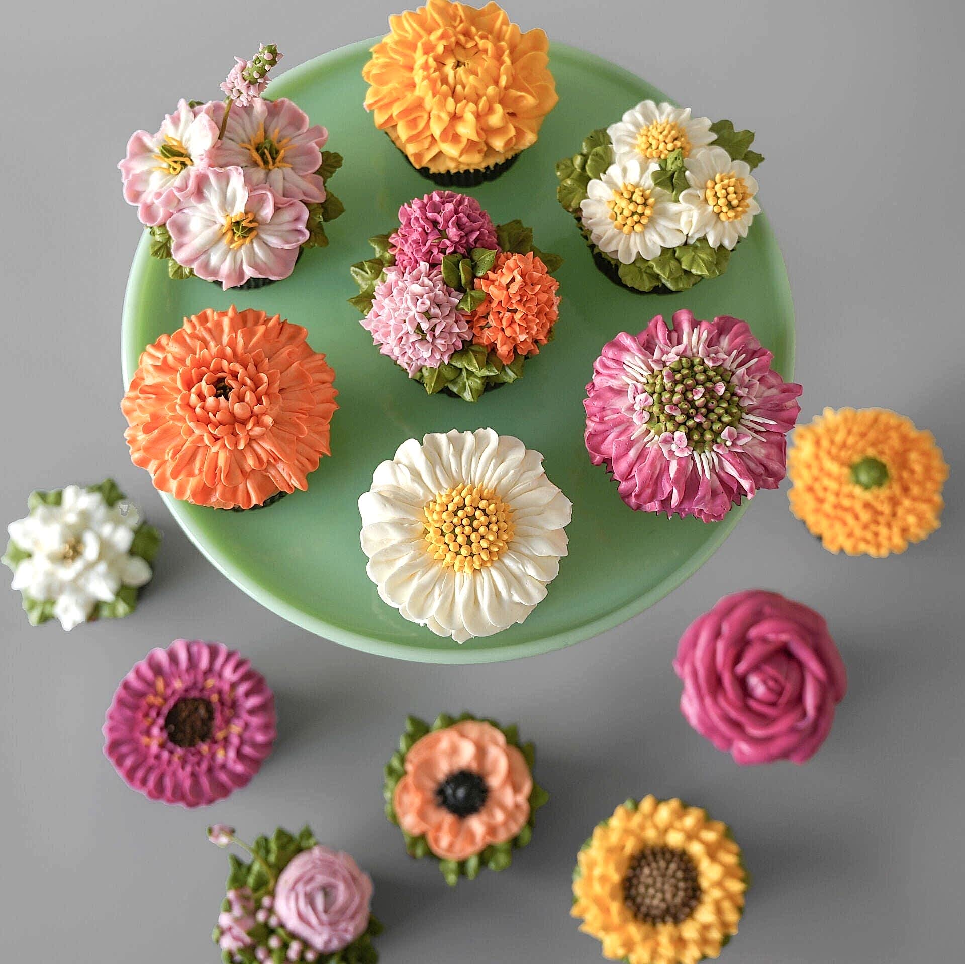 Çiçekli Cupcake Süsleme