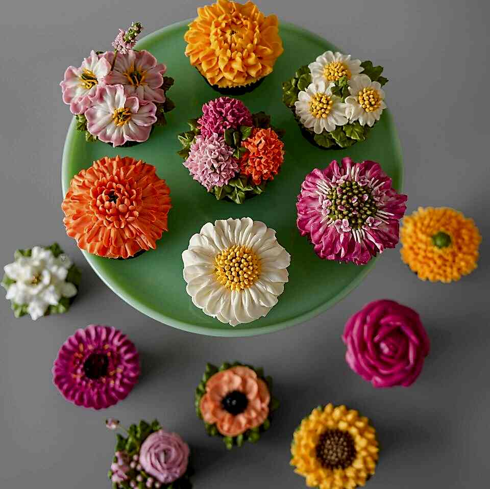 Çiçekli Cupcake Süsleme